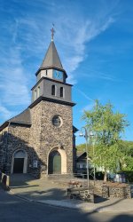 Kirche "Sankt Leonhard"