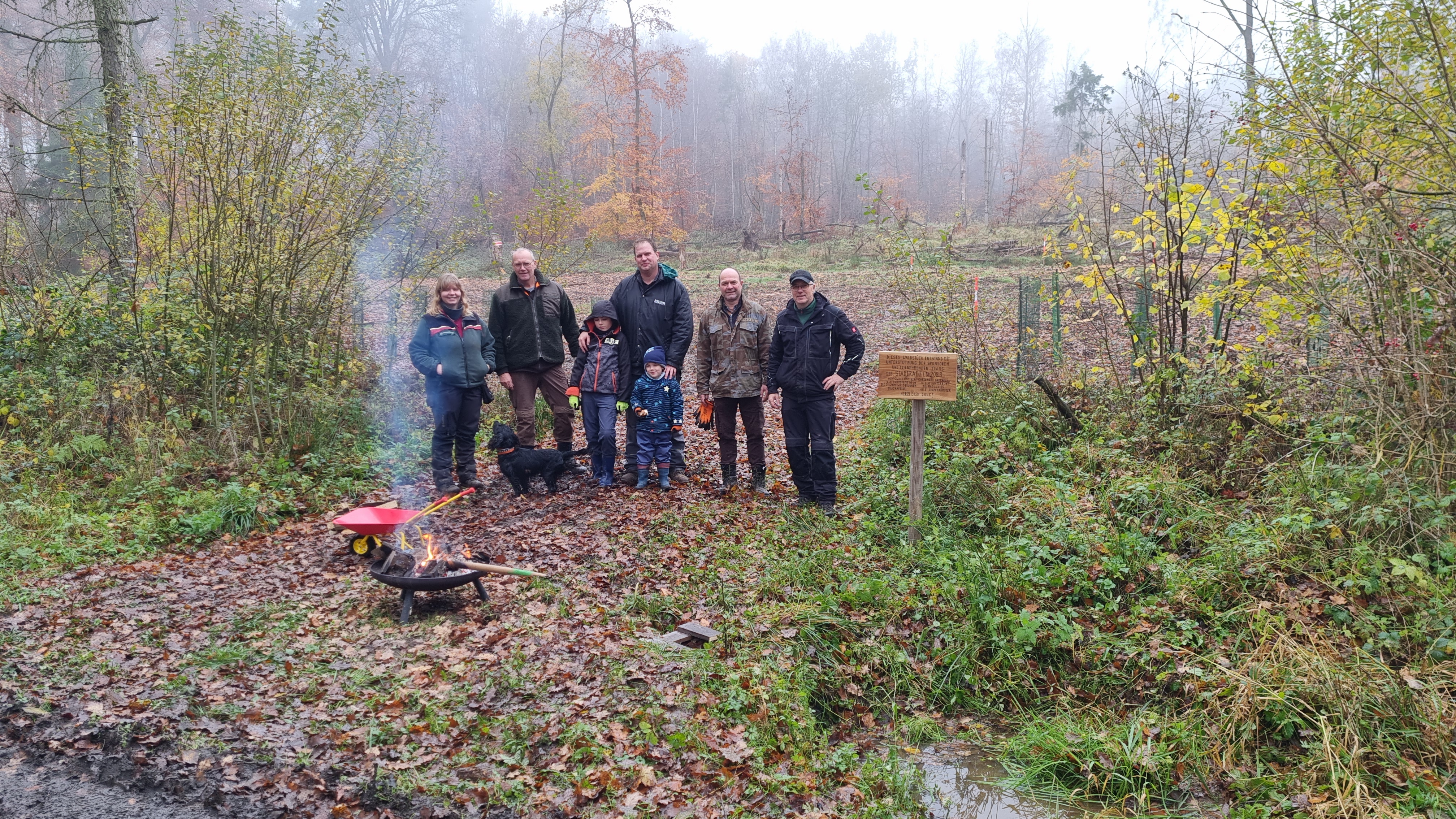 Gruppenfoto der Helfer bei der Pflanzaktion