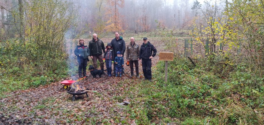 Gruppenfoto der Helfer bei der Pflanzaktion